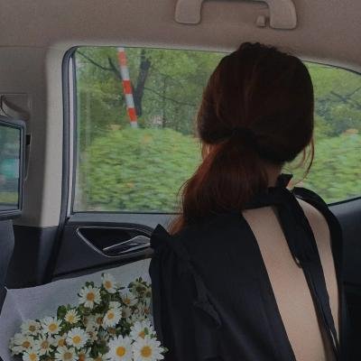 女玩家喜迎春